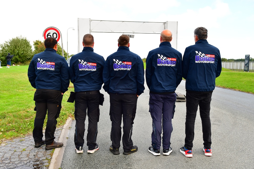 Boisen Motorsports serviceteam klar til at modtage dagens totalvindere.
(Foto: Morten Dam - autoMOTIV/specialpress)